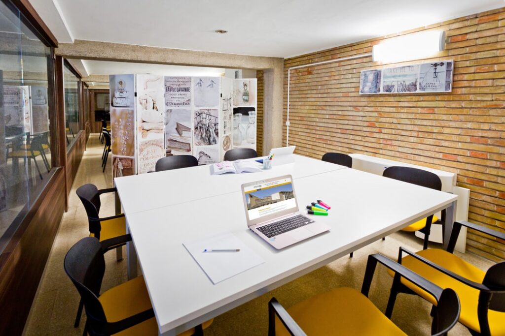 Sala de estudio de Camplus La Campana, residencia universitaria en Pamplona