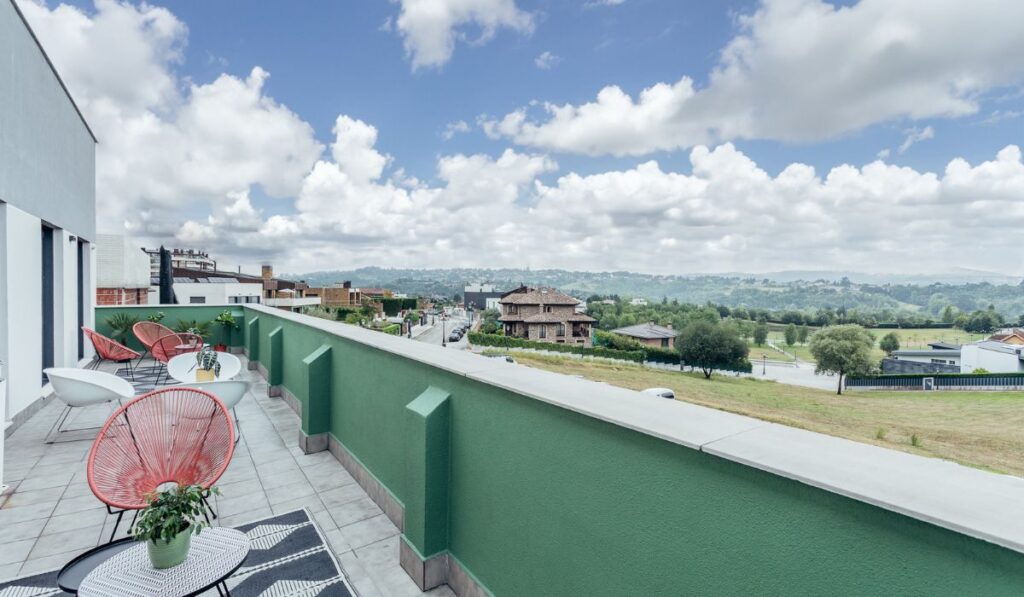 Terraza con vistas de Camplus Oviedo Aller, residencia universitaria en Oviedo